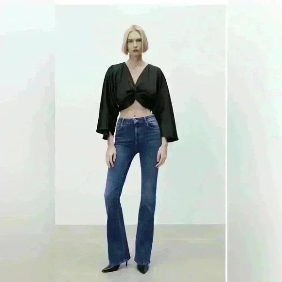 Zara  satin like front knot crop top , sz large - Picture 2 of 9